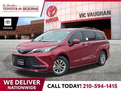 New 2026 Toyota Sienna LE
