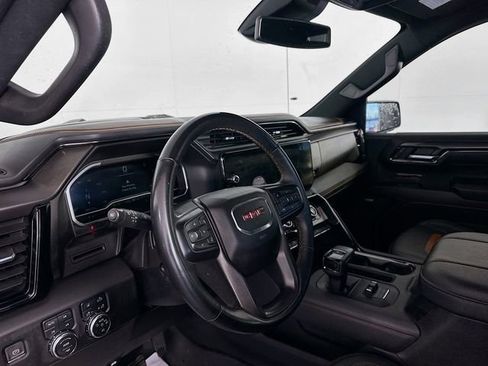 Used 2023 GMC Sierra 1500 AT4 w/ AT4 Preferred Package AWD/4WD image 9