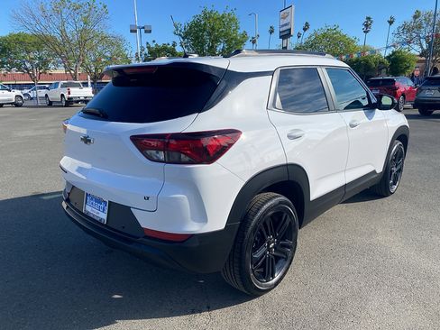 New 2026 Chevrolet TrailBlazer LT w/ Midnight Edition FWD image 10