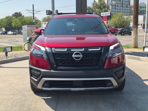 Used 2024 Nissan Pathfinder Rock Creek AWD/4WD image 11