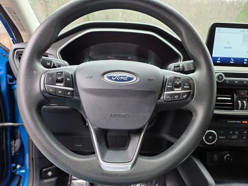 Used 2021 Ford Escape SE w/ SE Sport Appearance Package image 9