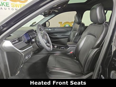 Used 2024 Jeep Grand Cherokee Altitude AWD/4WD image 11