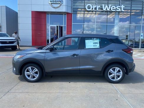 New 2025 Nissan Kicks Play S image 2