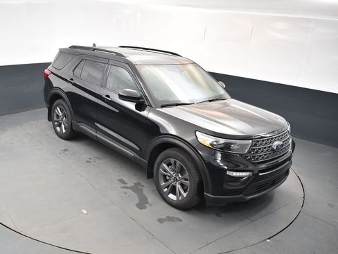 Certified 2023 Ford Explorer XLT w/ Equipment Group 202A image 32