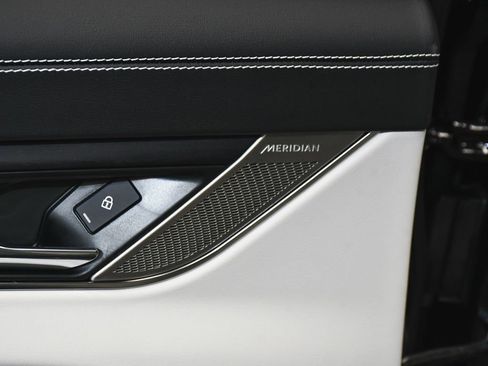 Used 2024 Jaguar XF R-Dynamic SE image 14