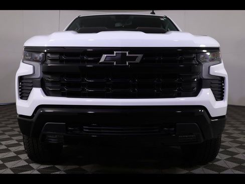 Used 2025 Chevrolet Silverado 1500 LT Trail Boss w/ Dark Appearance Package AWD/4WD image 14