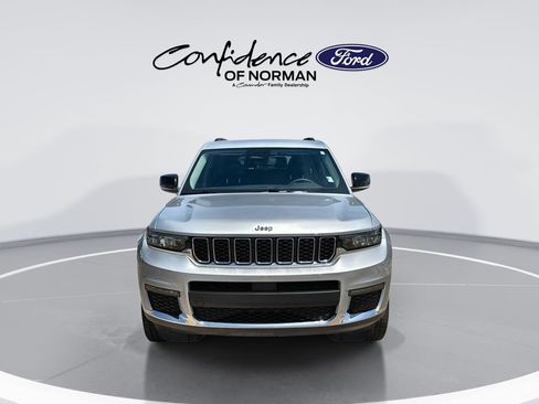 Used 2023 Jeep Grand Cherokee L Limited RWD image 2