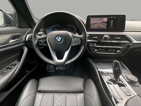 Used 2022 BMW 530i w/ Convenience Package RWD image 8