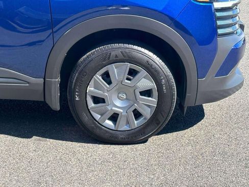 Certified 2025 Nissan Kicks S image 7