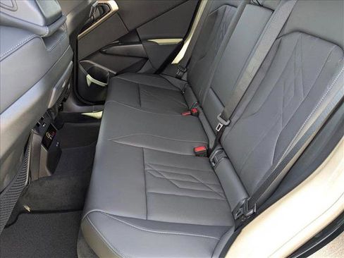 Used 2025 BMW X3 xDrive30i w/ Premium Package image 15