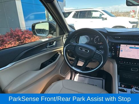 New 2026 Jeep Grand Cherokee Limited w/ Luxury Tech Group II AWD/4WD image 18