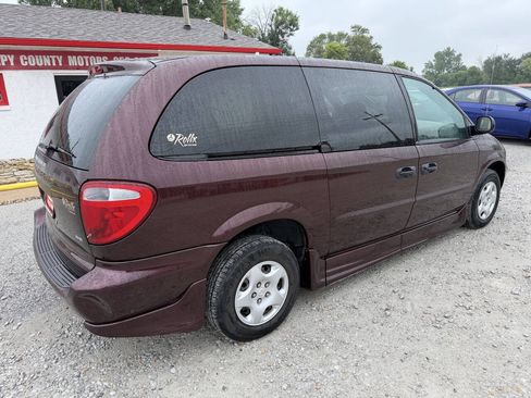 Used 2003 Dodge Grand Caravan SE FWD image 3