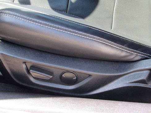 Used 2022 Ford Mustang Premium RWD image 19