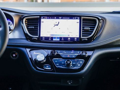 New 2026 Chrysler Pacifica Select w/ S Appearance Package image 14