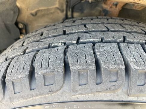 Used 2017 Toyota Highlander XLE AWD/4WD image 30
