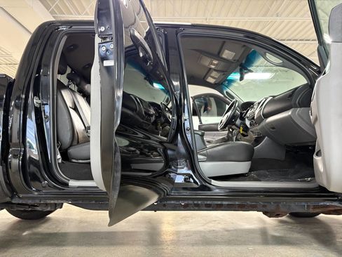 Used 2013 Toyota Tacoma 4x4 Double Cab image 21