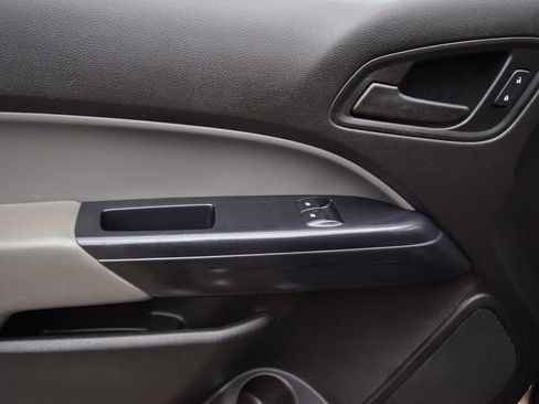 Used 2015 GMC Canyon 4x4 Extended Cab w/ Convenience Package image 32