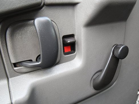Used 2013 Chevrolet Express 3500 RWD image 9