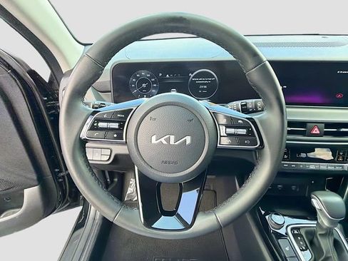 Used 2024 Kia Seltos EX FWD image 11