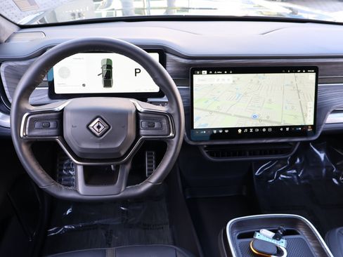 Used 2023 Rivian R1T Adventure image 19