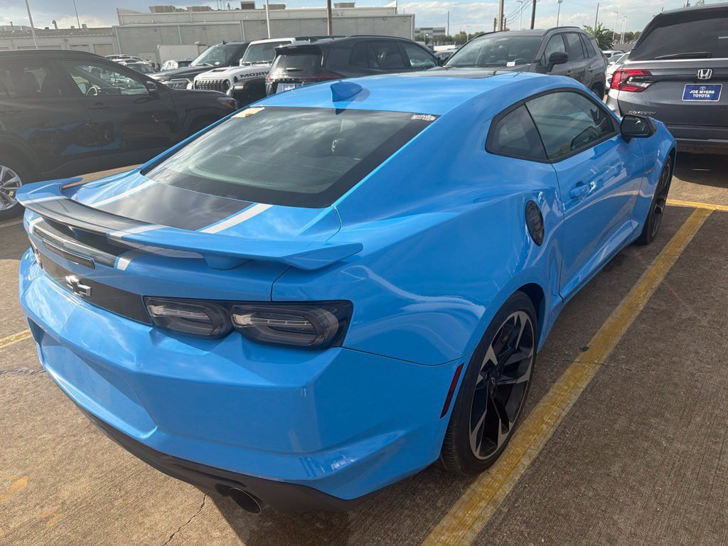 Used 2023 Chevrolet Camaro LT RWD image 4