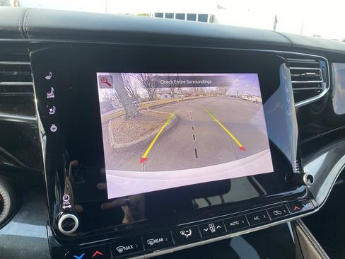 Used 2023 Jeep Wagoneer L 4WD w/ Premium Group I image 21