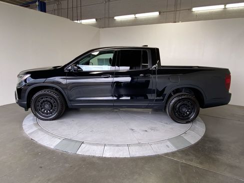 Used 2025 Honda Ridgeline Sport image 2