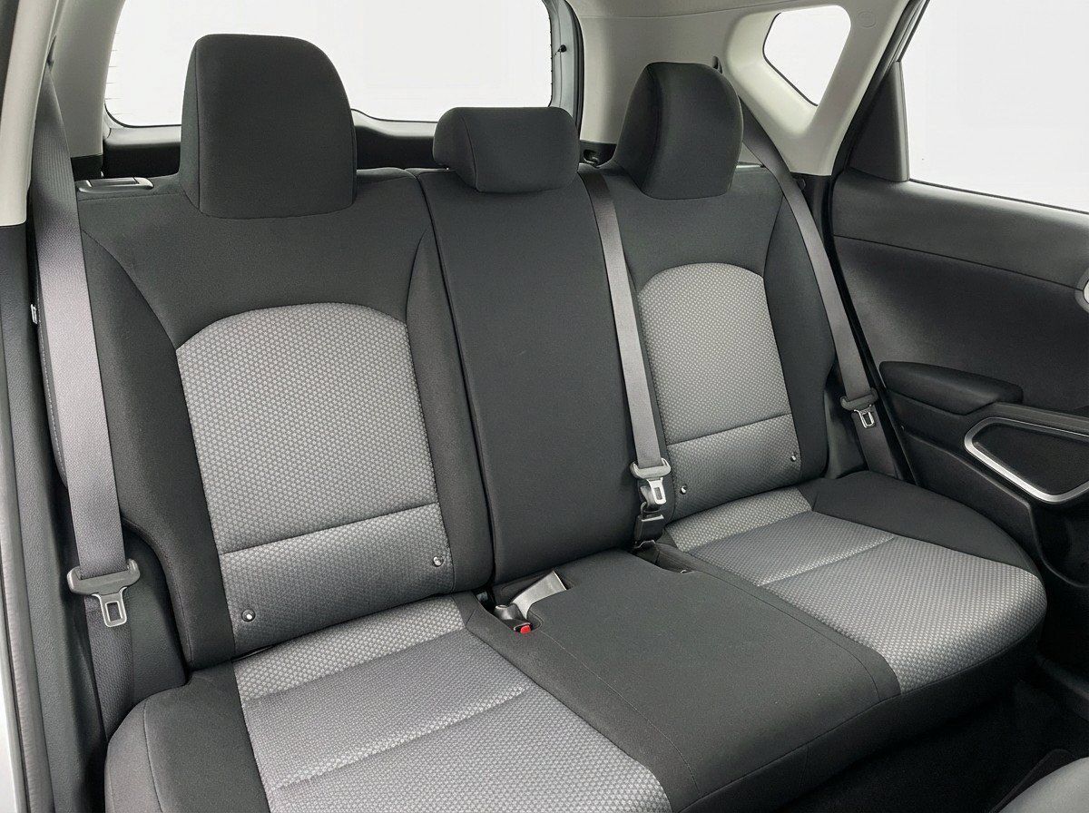 Used 2025 Kia Soul LX w/ LX Technology Package FWD image 16