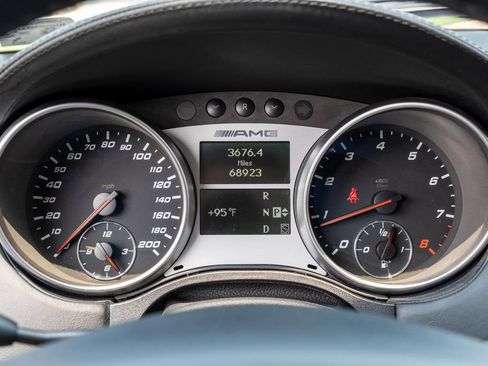 Used 2009 Mercedes-Benz ML 63 AMG 4MATIC image 2