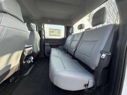 New 2026 Ford F250 XL w/ XL Chrome Package RWD image 21
