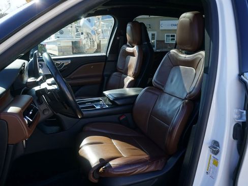 Used 2020 Lincoln Aviator Reserve w/ Equipment Group 201A image 7