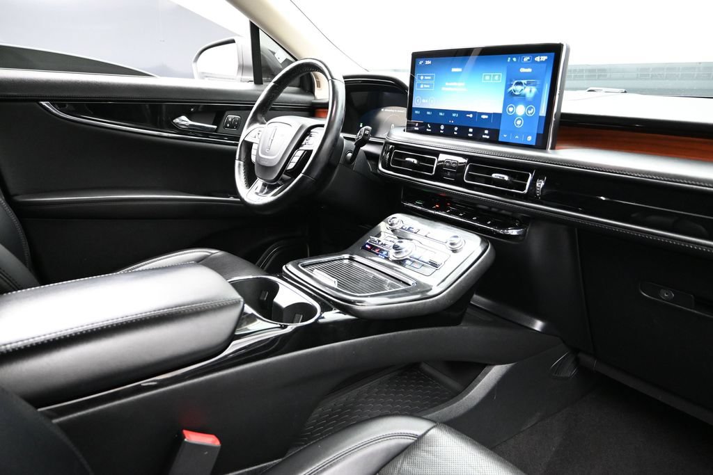 Used 2022 Lincoln Nautilus Reserve w/ Monochromatic Package AWD/4WD image 14