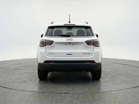 Used 2025 Jeep Compass Limited image 7