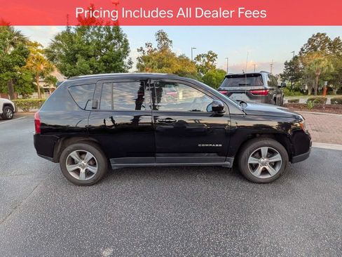 Used 2017 Jeep Compass High Altitude FWD image 3