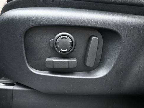 New 2026 Land Rover Discovery S AWD/4WD image 23