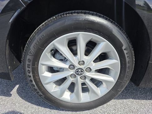 Used 2022 Toyota Corolla LE w/ LE Convenience Package FWD image 33