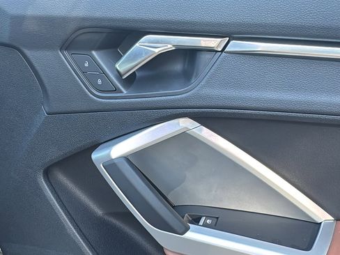 Certified 2025 Audi Q3 2.0T Premium image 28