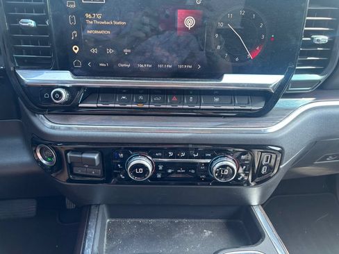 Used 2025 GMC Sierra 1500 SLT w/ SLT Premium Package AWD/4WD image 30