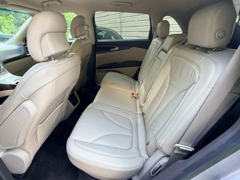 Used 2016 Lincoln MKX Select w/ Select Plus Package FWD image 19