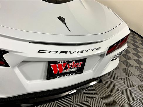 Used 2021 Chevrolet Corvette Stingray Preferred Cpe w/ Engine Appearance Package RWD image 21