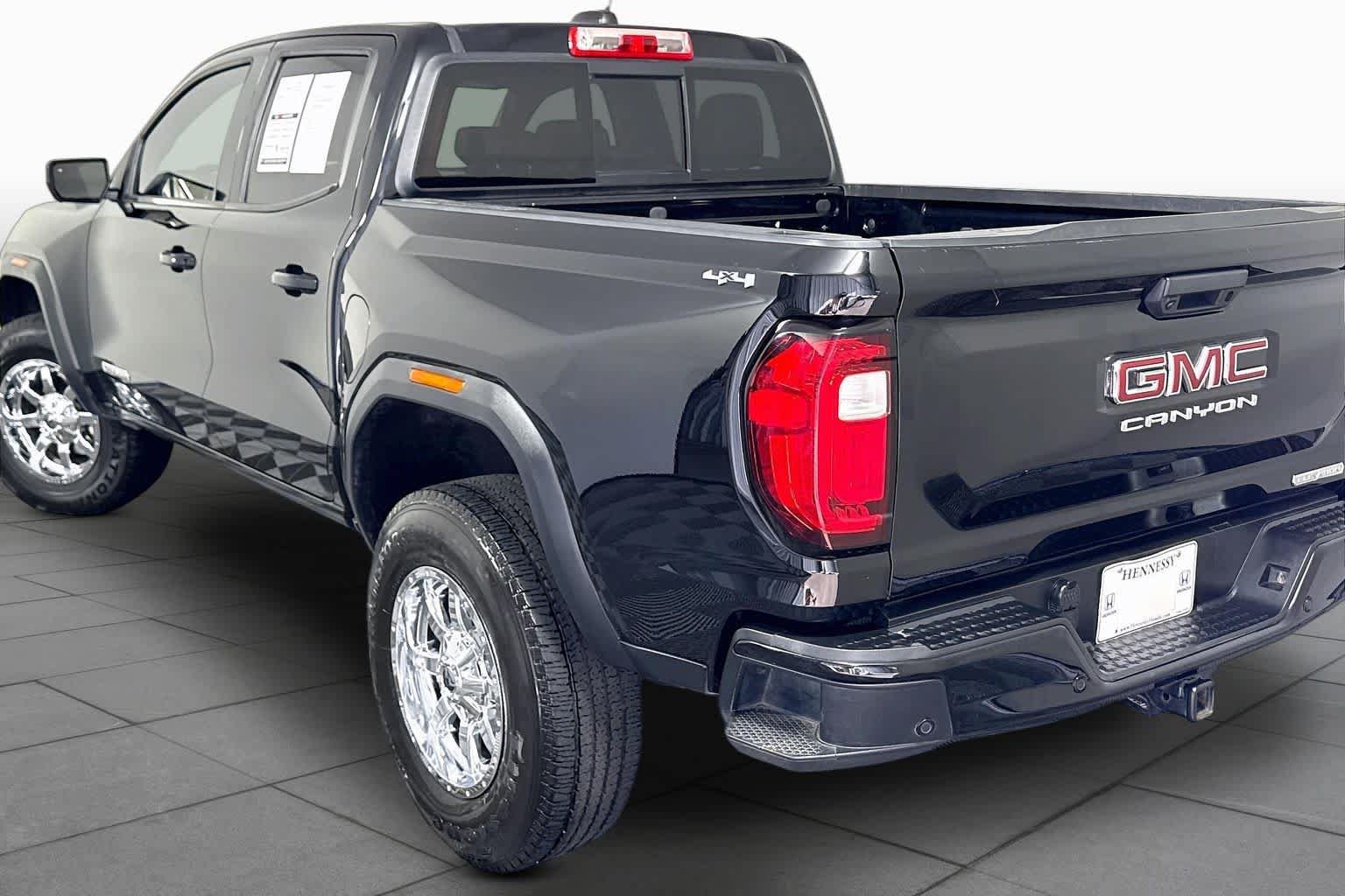 Used 2023 GMC Canyon Elevation w/ Convenience Package AWD/4WD image 11