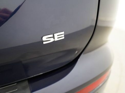 Used 2023 Mitsubishi Outlander SE image 13