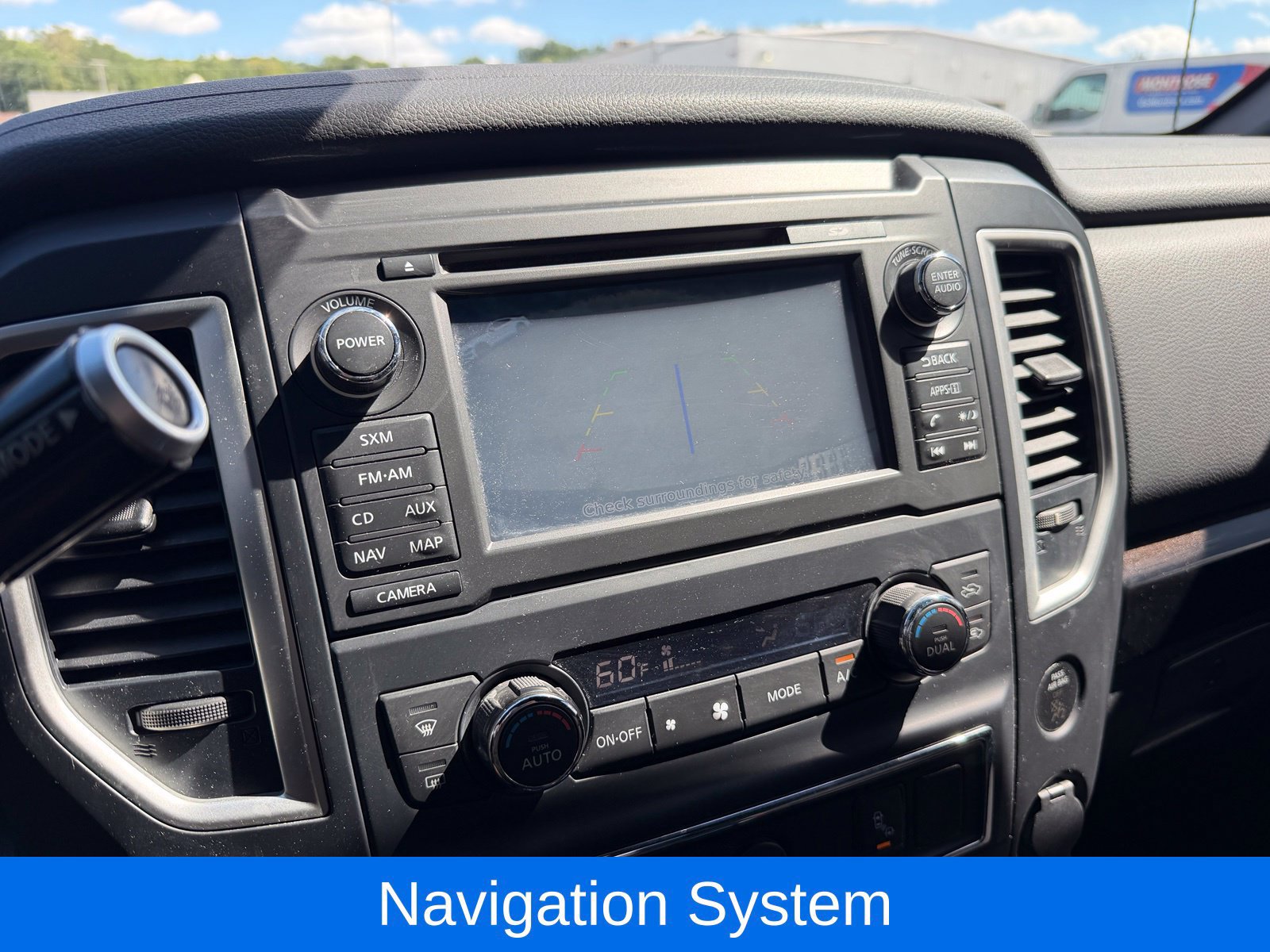 Used 2018 Nissan Titan SV w/ SV Convenience Package AWD/4WD image 21
