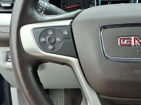 Used 2017 GMC Acadia SLT w/ LPO, Cargo Package AWD/4WD image 18