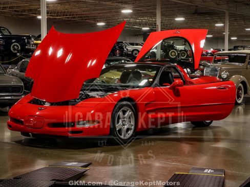 Used 1997 Chevrolet Corvette Coupe w/ Roof Pkg image 55