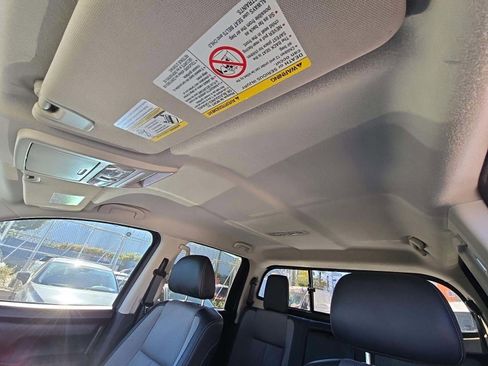 Used 2019 Nissan Titan S w/ S Utility Package image 7