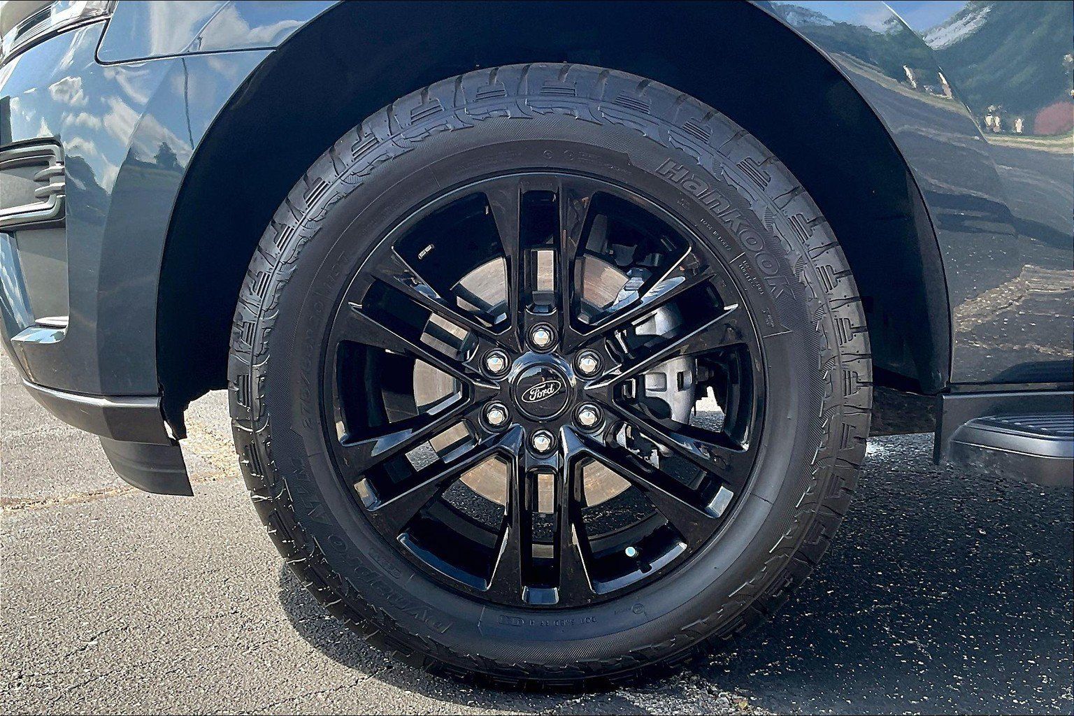 Used 2024 Ford Expedition XLT RWD image 10