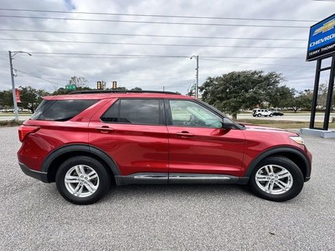 Used 2020 Ford Explorer XLT image 26