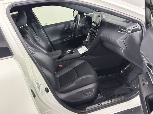 Used 2021 Toyota Venza XLE w/ Softex Package AWD/4WD image 8