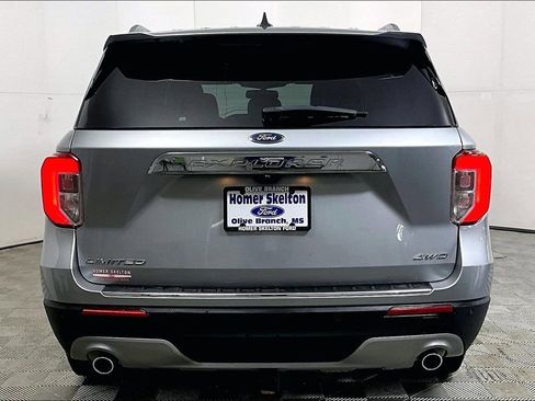 Used 2023 Ford Explorer Limited AWD/4WD image 4